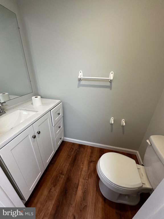 Building Photo - 8305 Pondside Terrace