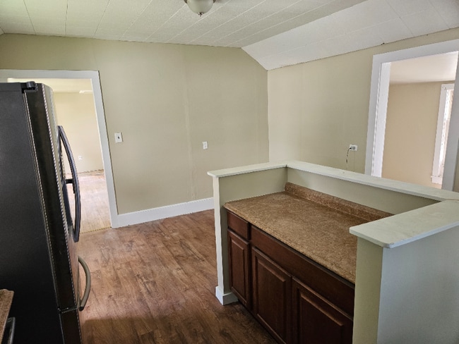 Building Photo - 1011 S Cottage Grove