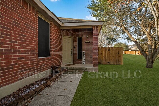 Building Photo - 216 Silver Wing