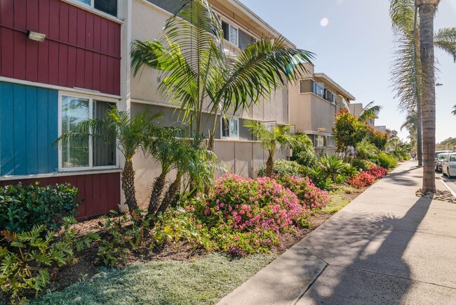 Building Photo - Apply Now move-in ready