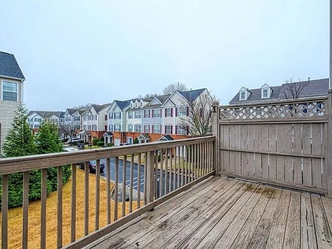 Building Photo - Location, Location!