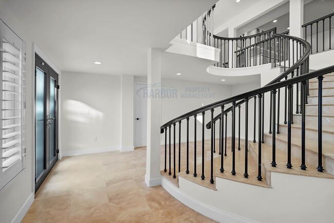 Building Photo - Palos Verdes Estates luxury home is now av...