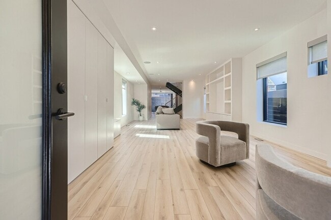 Building Photo - 3229 Quivas St