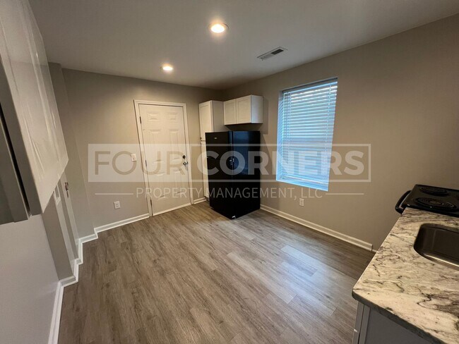 Building Photo - Beautiful 1 Bedroom 1 Bath Apartment