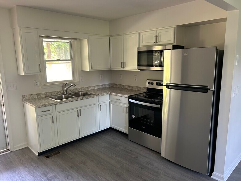 Building Photo - 6440 Highway 135 NE