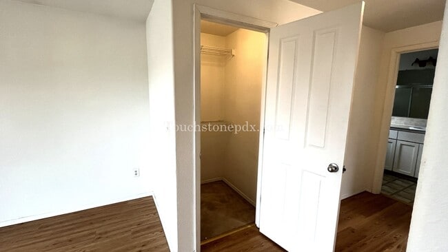 Building Photo - Bright, Spacious 3BR Home Near MAX – A/C, ...