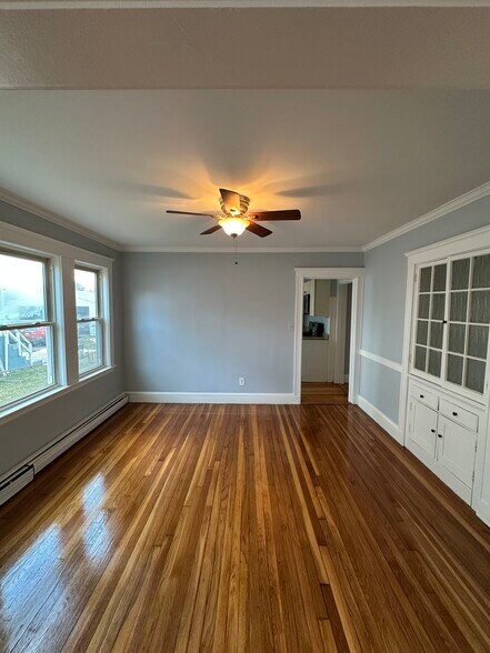 Building Photo - 48 Baker St