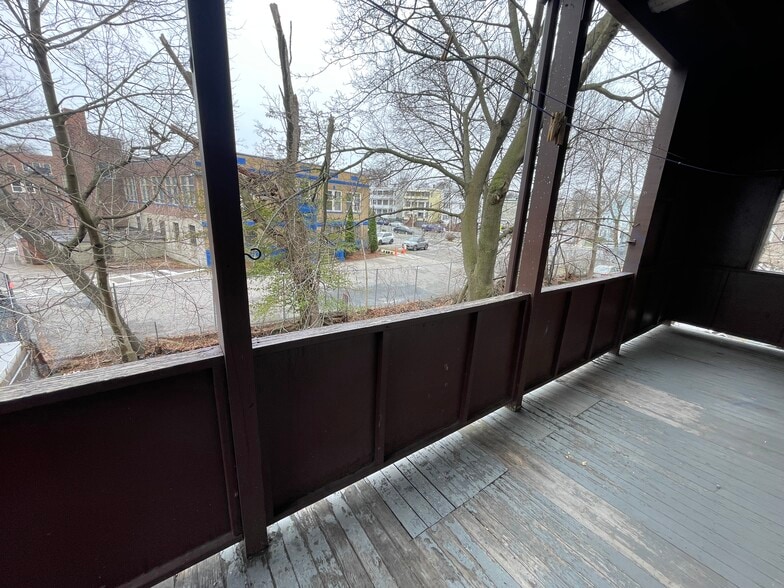 Building Photo - 46 Wildwood St