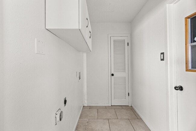 Building Photo - 5000 Buffalo Ave