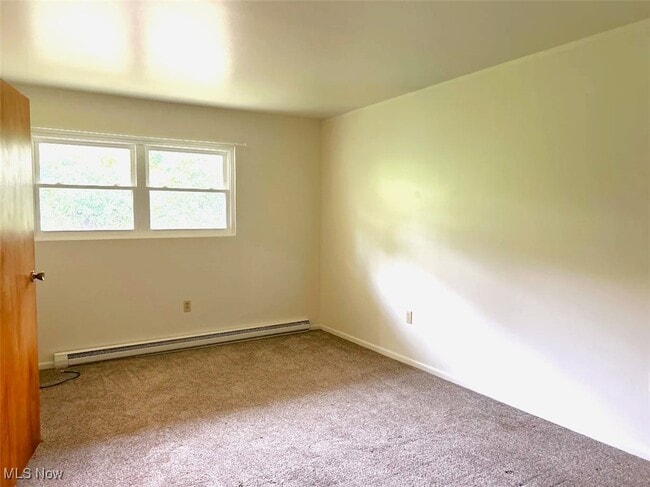 Building Photo - 407 Colonial Dr