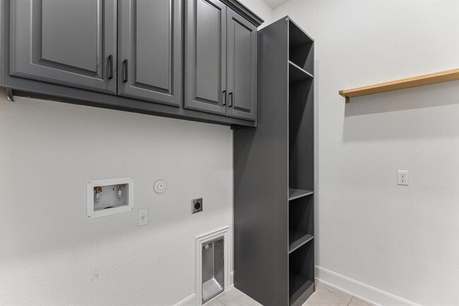 Building Photo - 5208 Watusi Bend