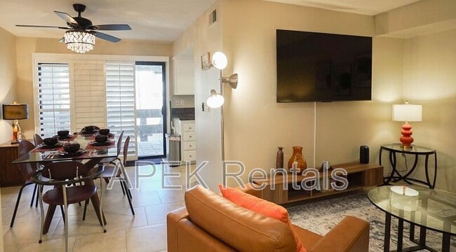 Building Photo - 5301 E Waverly Dr