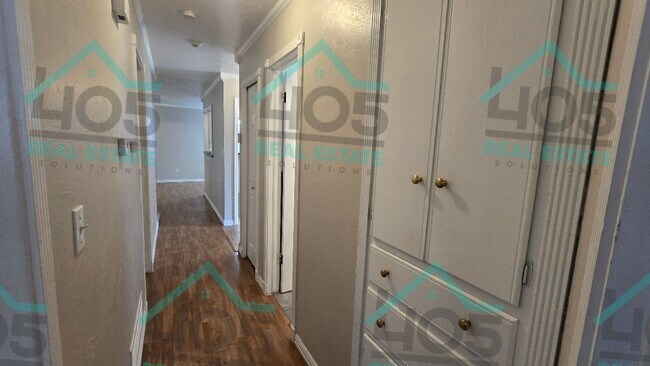 Building Photo - 4 Bedroom Rental in Del City