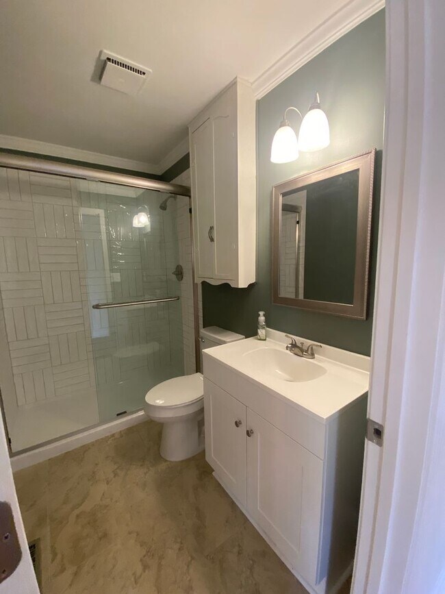 Building Photo - PRE-LEASE JULY 15th! - Adorable 4 bedroom 2.5 bath house in Athens, Ga.