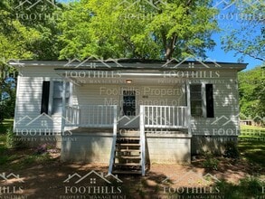 Building Photo - 1012 Johns Ave