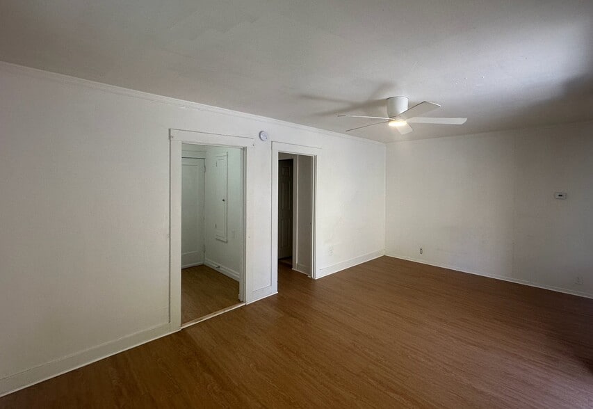 Building Photo - 433 N 7th St