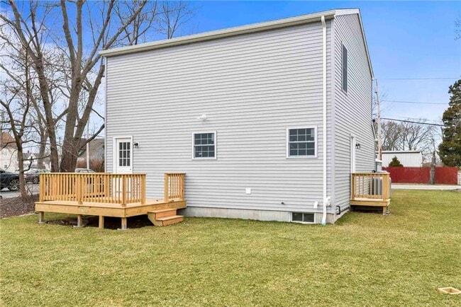 Building Photo - 24 Blackburn St