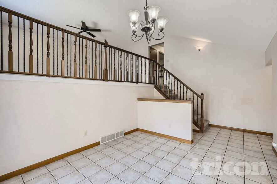 Building Photo - 4937 W 8th Street Rd