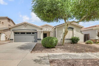 Building Photo - Queen Creek beauty!