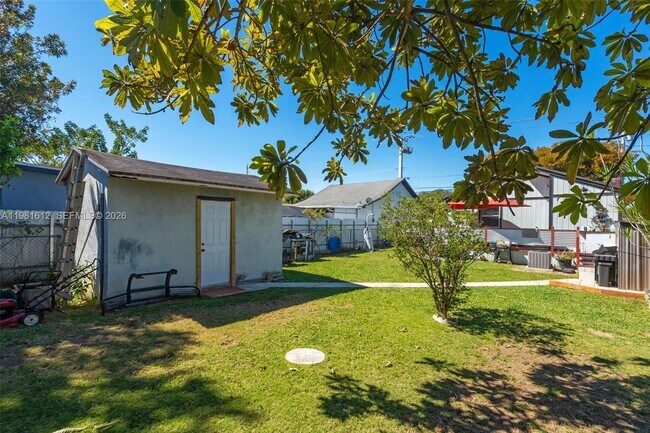 Building Photo - 3055 NW 23rd Ave