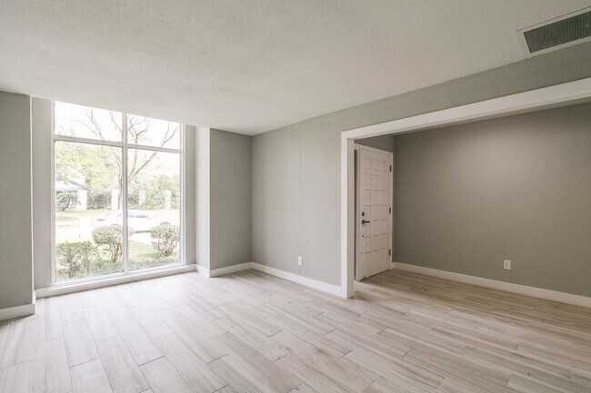 Building Photo - 10827 Tupper Lake Dr