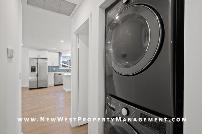 Building Photo - Freshly Renovated and Highly Upgraded Allied Gardens 4 Bedroom. Available Now!