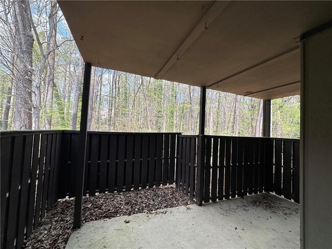 Building Photo - 303 River Run Dr