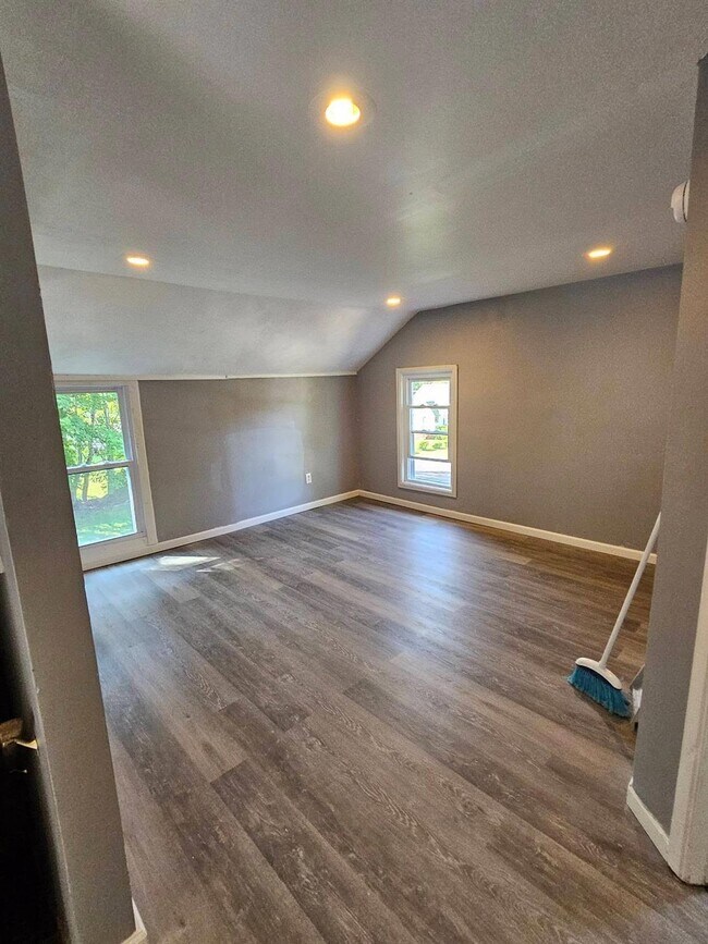 Building Photo - 30 Woodcliff Ave