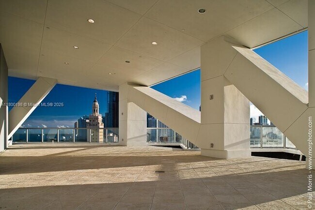 Building Photo - 888 Biscayne Blvd