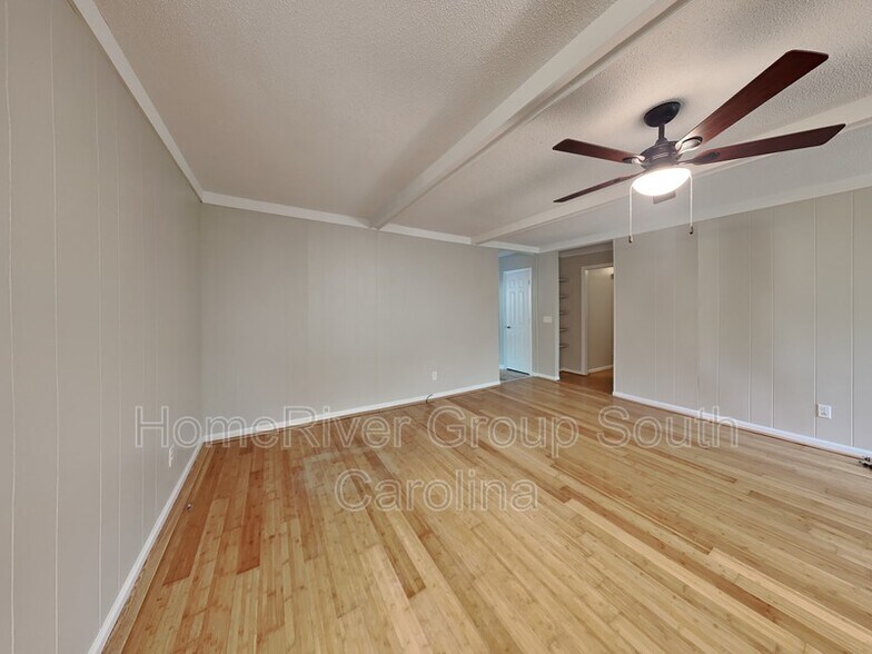 Building Photo - 2380 Spring Valley Dr