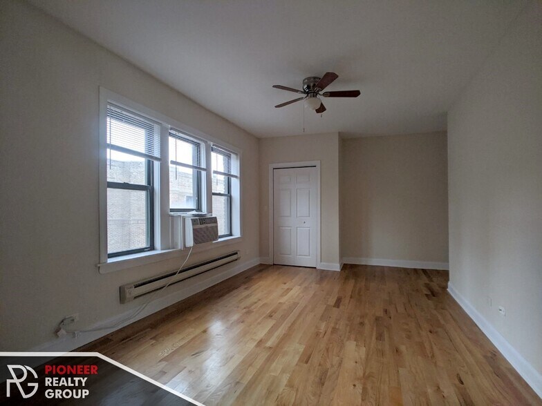 Building Photo - 3721 N Pine Grove Ave