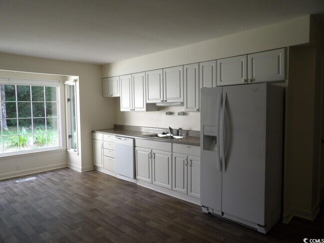 Building Photo - 254 Evergreen Ln