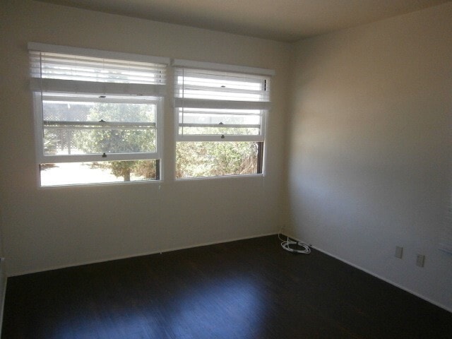Building Photo - 3 Bed - 2 Bath Craftsman Home in the desir...