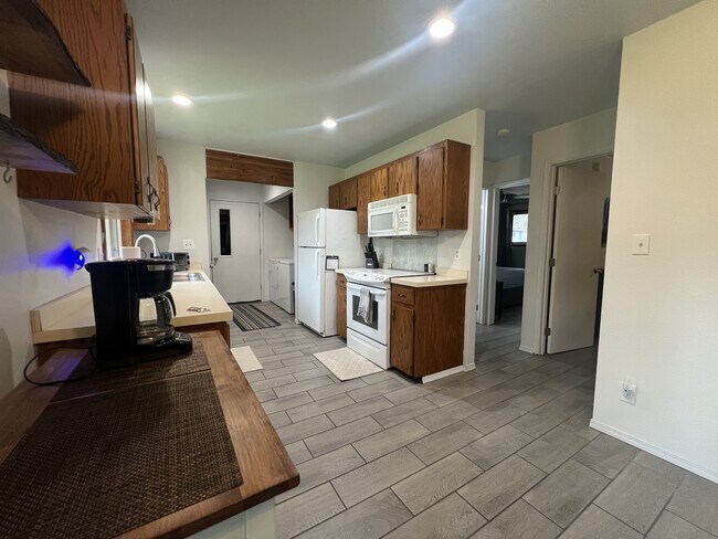 Building Photo - 33297 Stoney Creek Ave