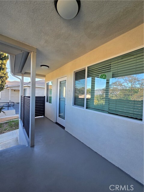 Building Photo - 422 W Graves Ave