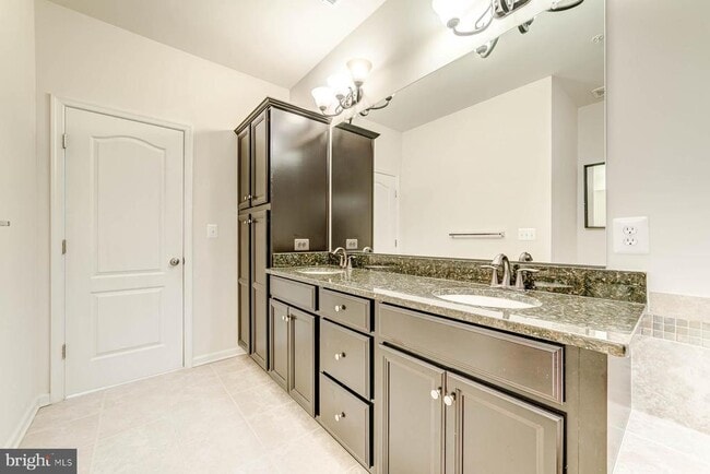 Building Photo - 705 River Mist Dr