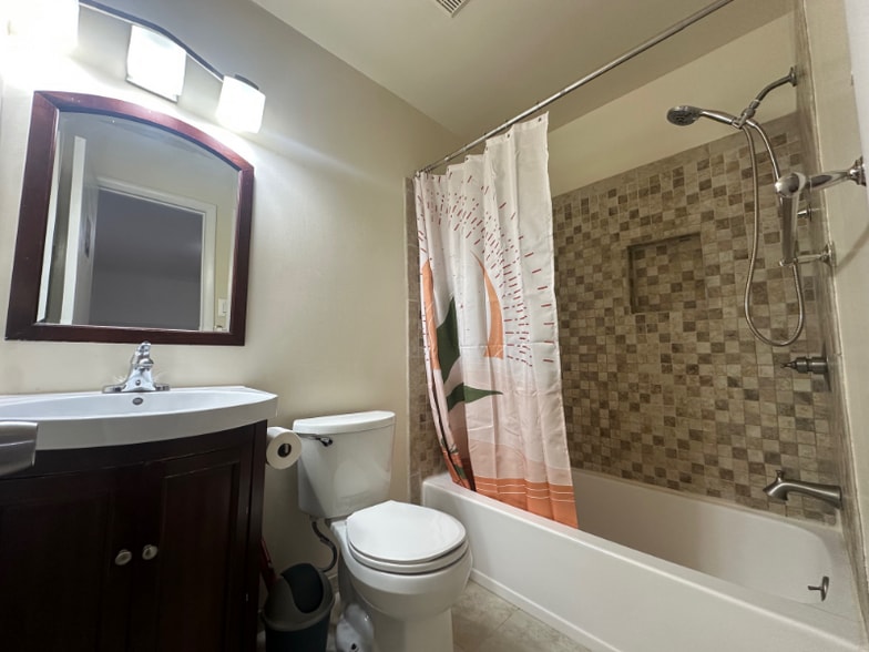 Building Photo - 8xxx Barrett Rd