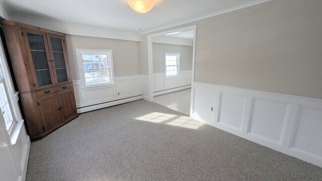 Building Photo - 69 Main St