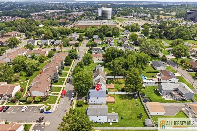 Building Photo - 55 Parsler Pl