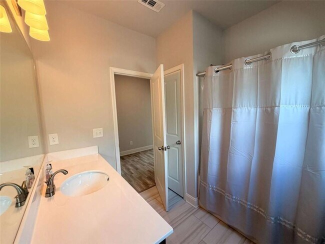 Building Photo - 4411 Rockrose Green Way