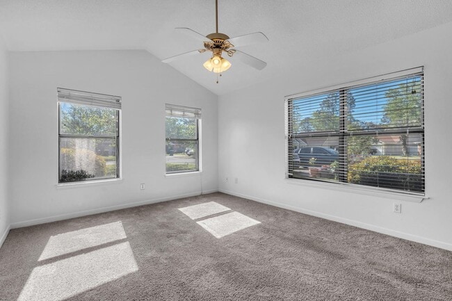 Building Photo - Charming 2 Bedroom Florida Cottage in Convenient Location!!