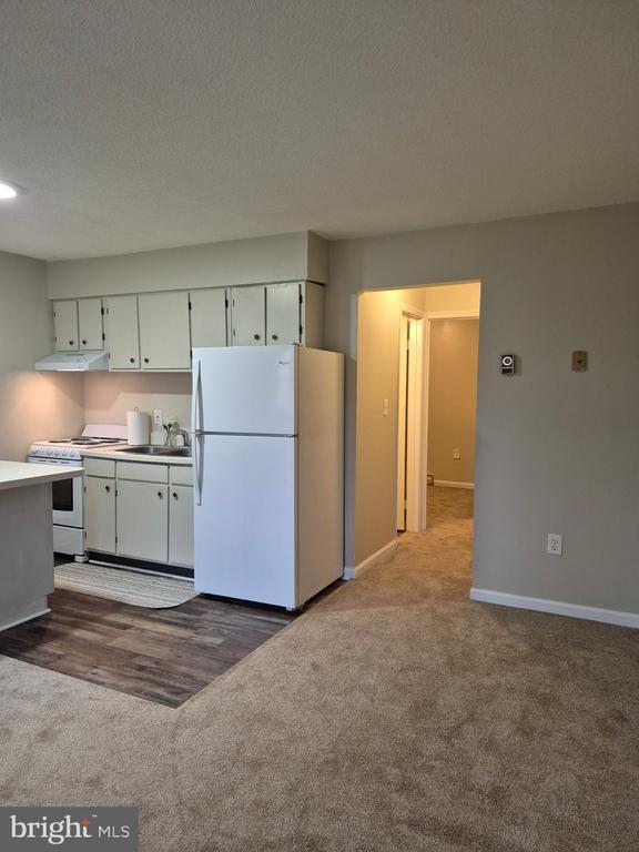 Primary Photo - 106 Clay St