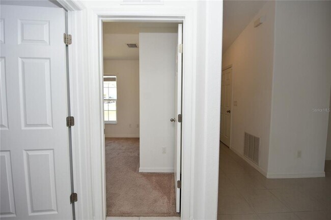 Building Photo - 31 Rosecroft Ln