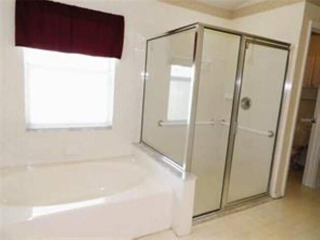 Building Photo - 1802 Durkee Pl