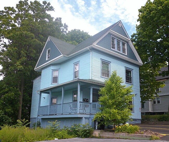 Building Photo - 113 Comstock Pl