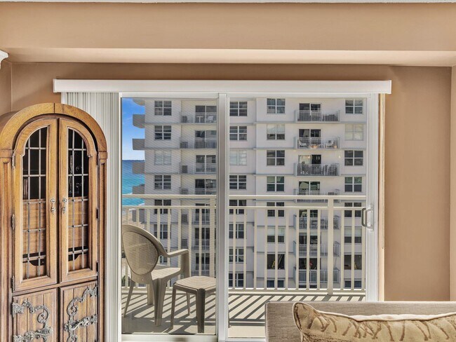 Building Photo - 4505 S Ocean Blvd