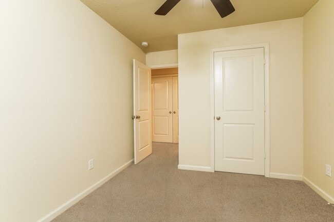 Building Photo - 1212 Highwood Ln