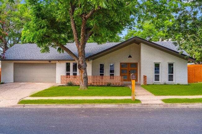 Primary Photo - 2103 Monarch Dr