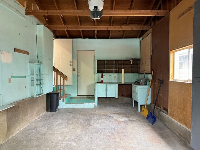 Building Photo - NEWLY REMODELED 3 Bed + Office / 2 Bath Home on Linden in Boulder – Available NOW!