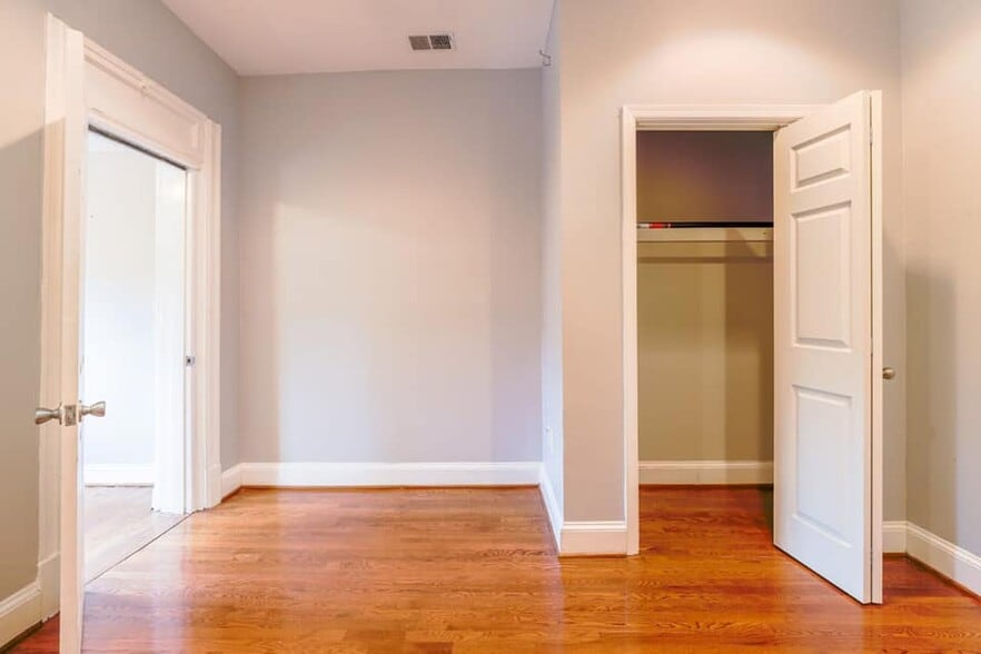 Building Photo - 49 Quincy Pl NE